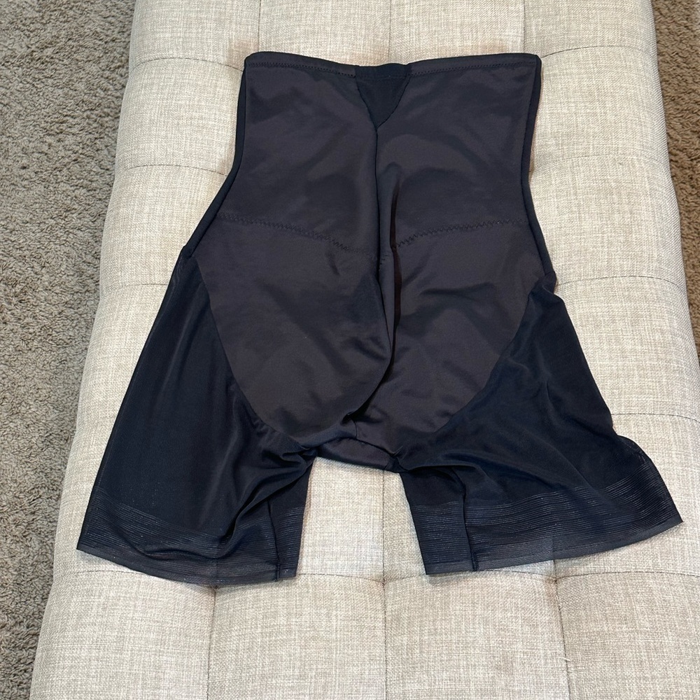 Miraclesuit Women’s Extra Firm Tummy-Control Sheer Trim Thigh Slimmer Top NWOT - Picture 5 of 8